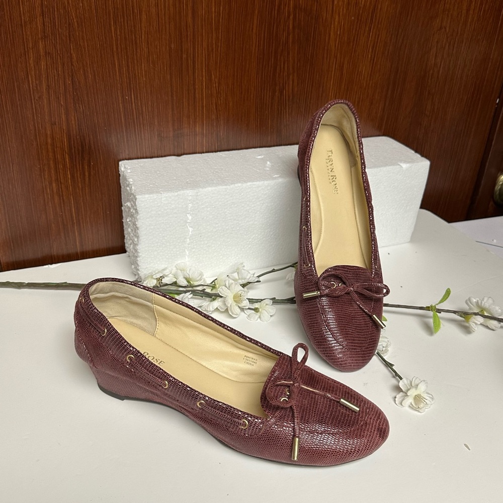 Taryn Rose Pinchas Lizard Print Wedge Loafer Shoes Size 10
